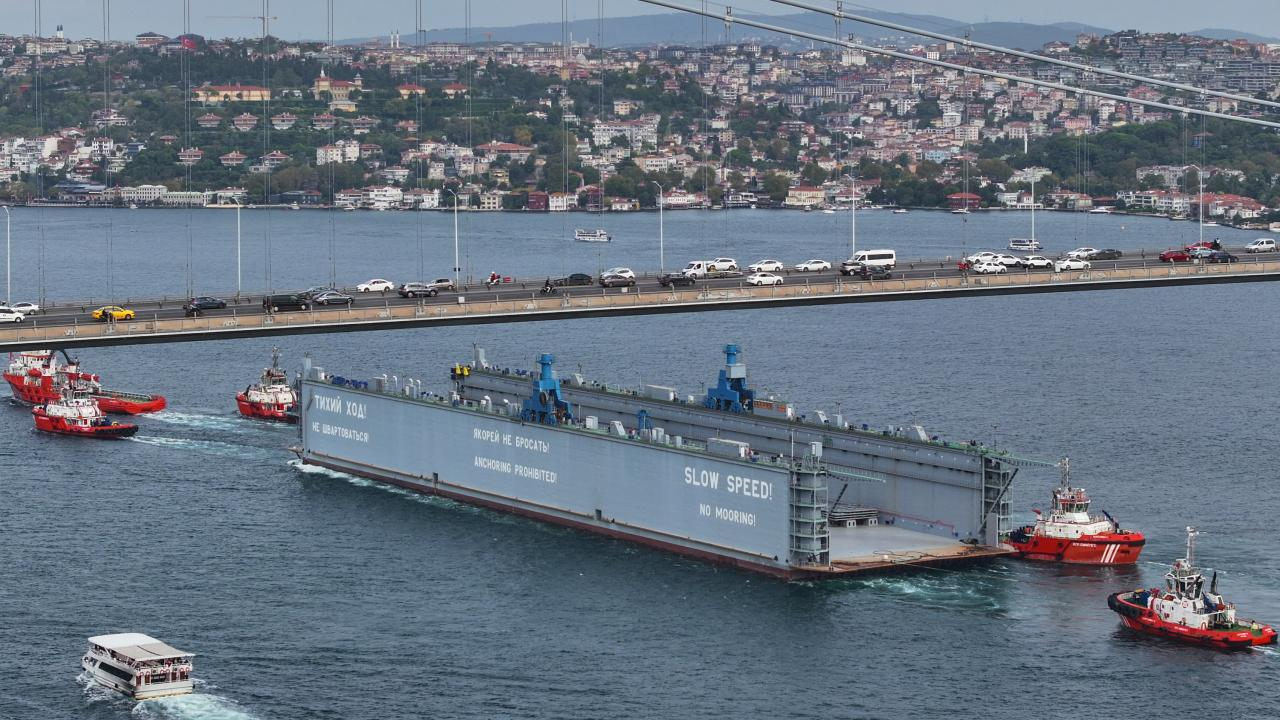 Bakanlık duyurdu: İstanbul Boğazı'nda gemi trafiği askıya alındı
