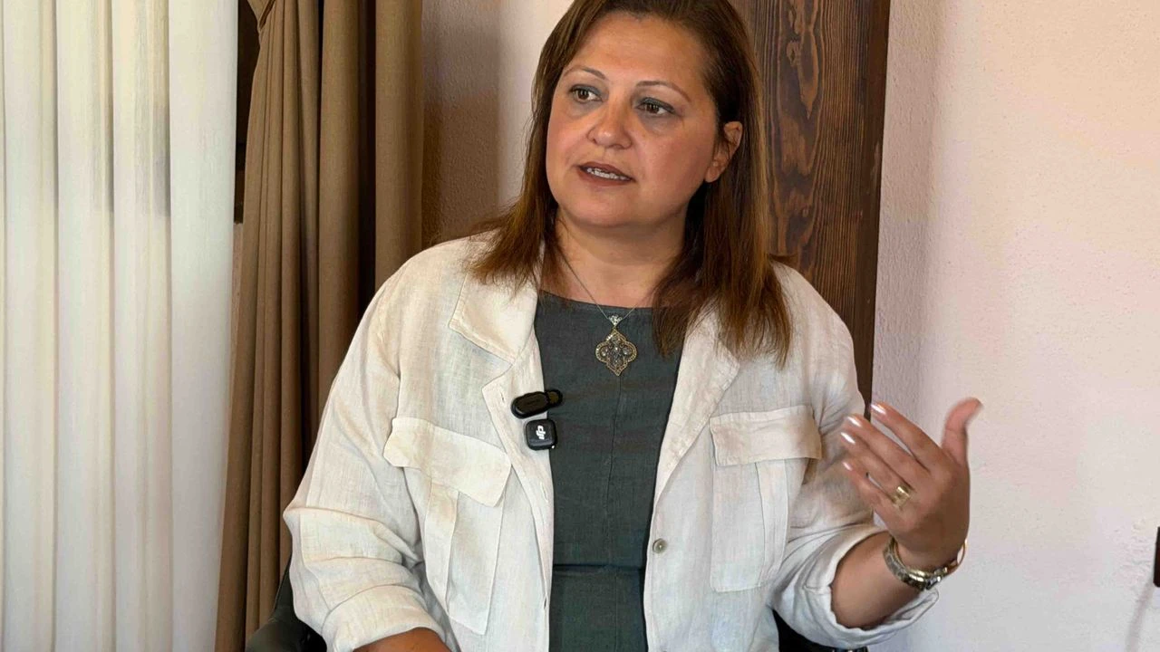 Burcu Köksal'ın telefonundan 'WhatsApp' kazası: Torpil ve kadro ricaları deşifre oldu