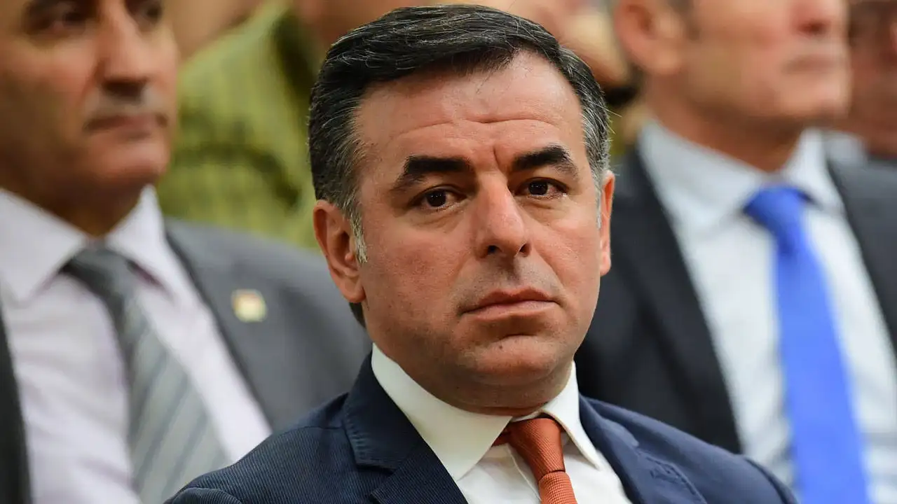 Özel'in namaza gittiğini görmedim diyen Barış Yarkadaş'a eleştiri: Camiye gitmezsen kimin namaz kıldığını göremezsin tabi