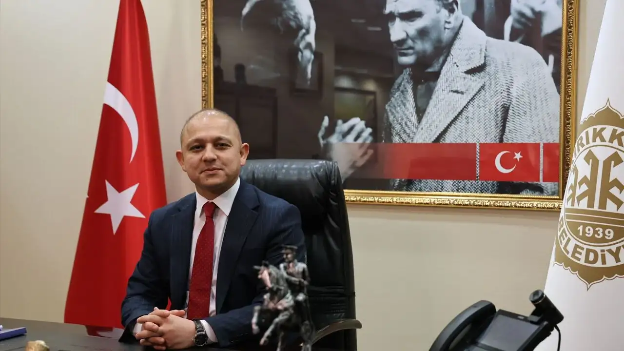 CHP eriyor: Bir belediye başkanı daha CHP'den istifa etti