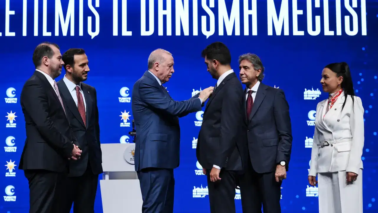 Transferler ve tutuklamalardan sonra AK Parti İstanbul’da CHP’yi geçti!