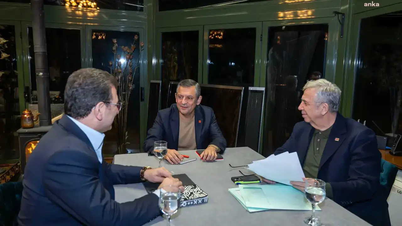 Özgür Özel'den İmamoğlu ve Mansur Yavaş hakkında dikkat çeken açıklama