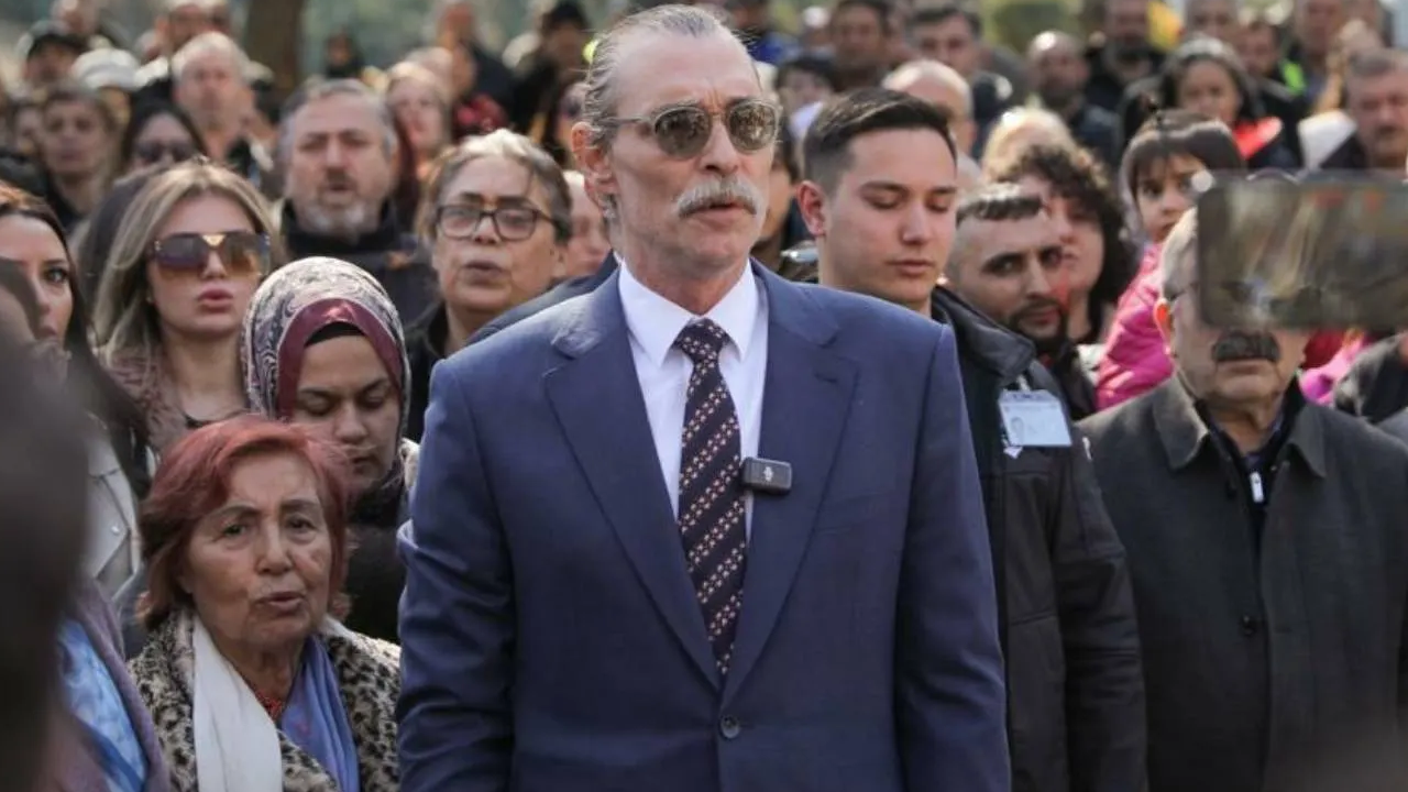 Etimesgut Belediye Başkanı Erdal Beşikçioğlu görevinden uzaklaştırıldı