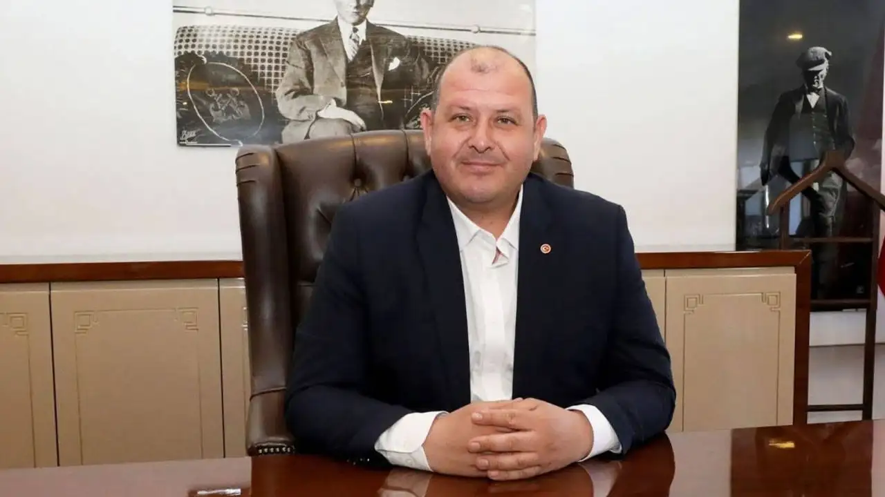 Menderes Belediye Başkanı İlkay Çiçek gözaltına alındı