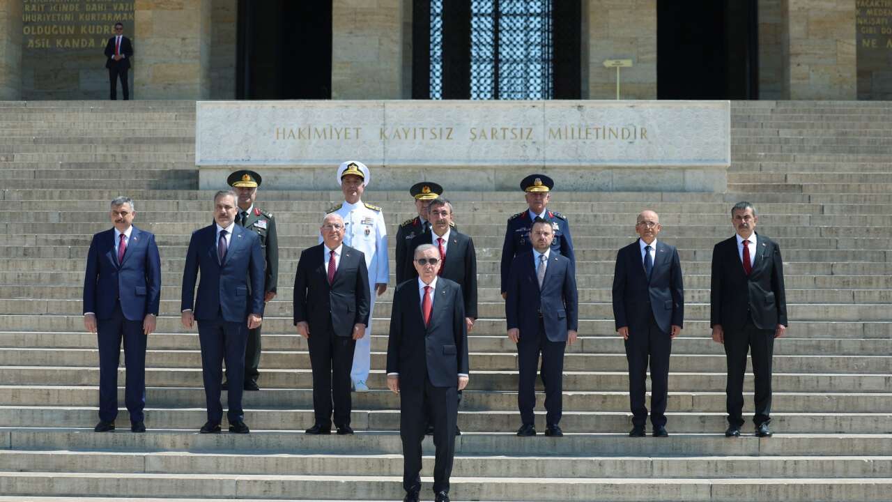 YAŞ toplantısı: 63 general emekli edildi