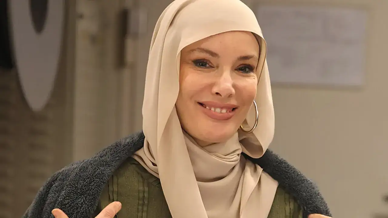 Gamze Özçelik yıllar sonra kamera karşısına geçti