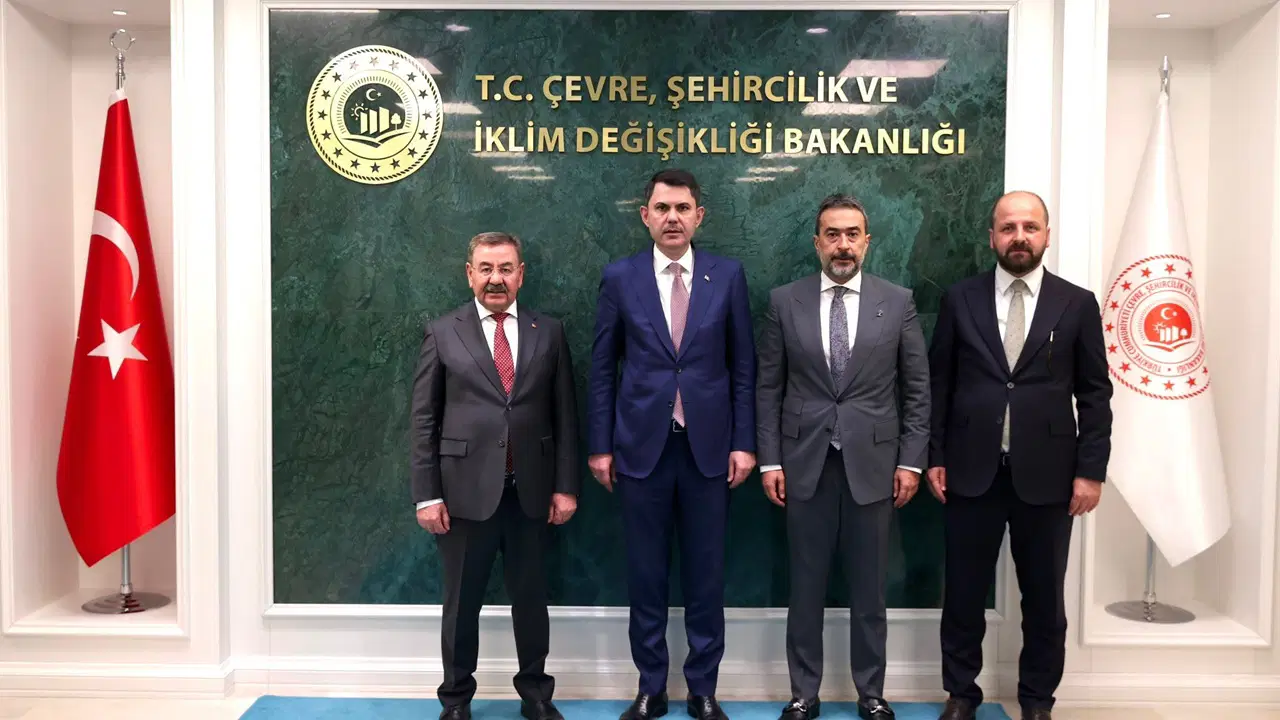 CHP’li belediye başkanı, Bakan Kurum’u ziyaret etti: AK Parti İl Başkanı da eşlik etti