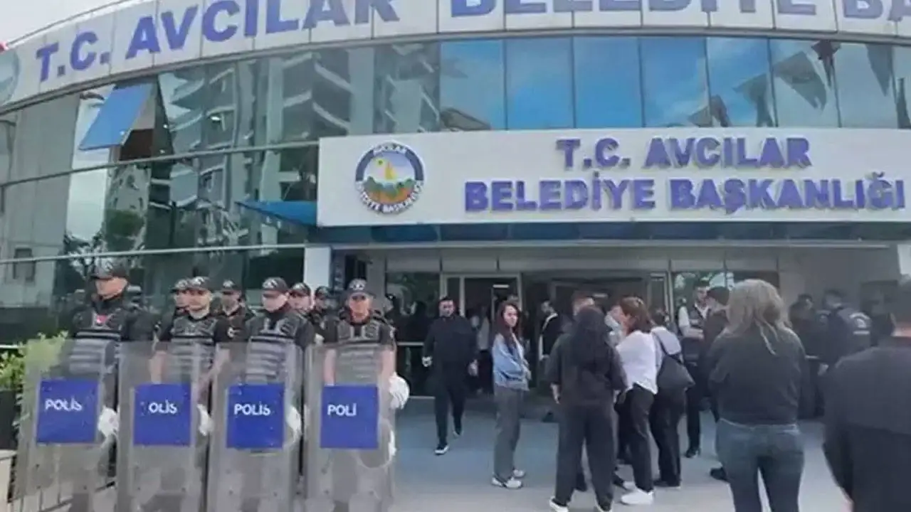 Avcılar Belediyesi'ne operasyon: 13 kişi gözaltına alındı