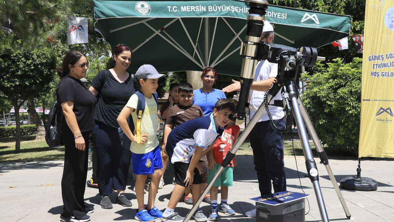 Mersin'de çocuklar bilimi parklara taşıdı