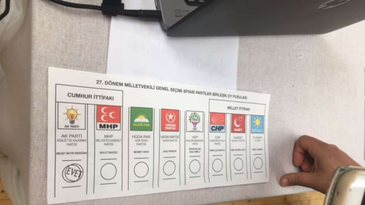 Son anket: Butlan CHP'si eridi, iki parti arasındaki fark 2,5 puan