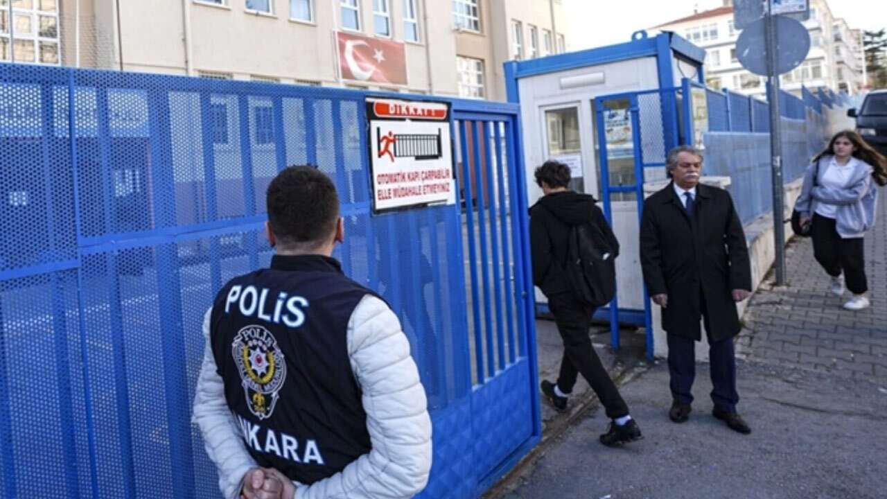 Kanlı saldırıların ardından okullarda yeni dönem başlıyor!