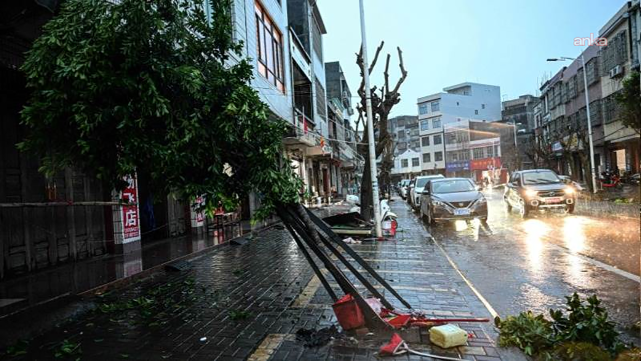 Çin'de Dolphin Tayfunu alarmı: 1 milyondan fazla kişi tahliye edildi