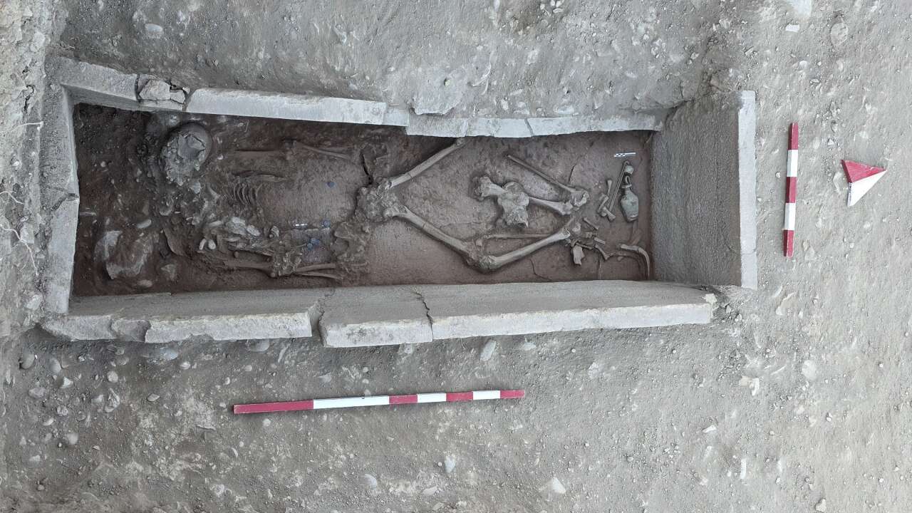 Aspendos'ta 2 bin 400 yıllık mezar keşfedildi: Güreşçi olabilir