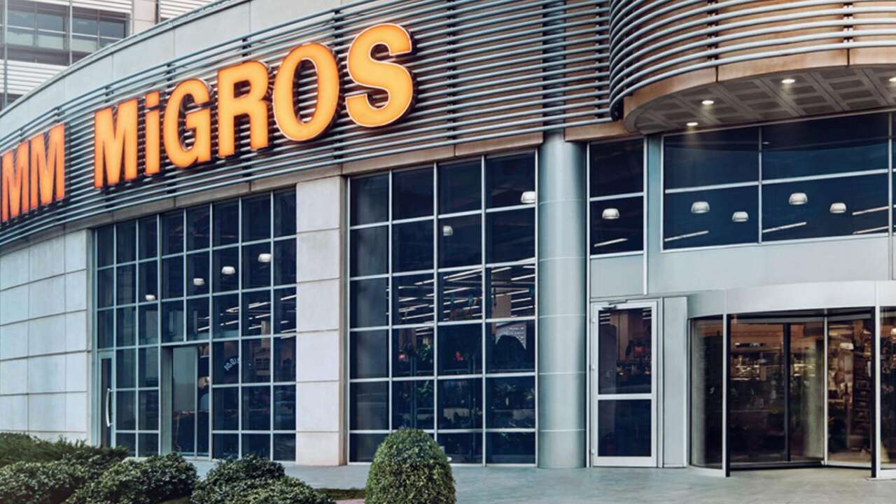 Dev market zinciri satıldı
