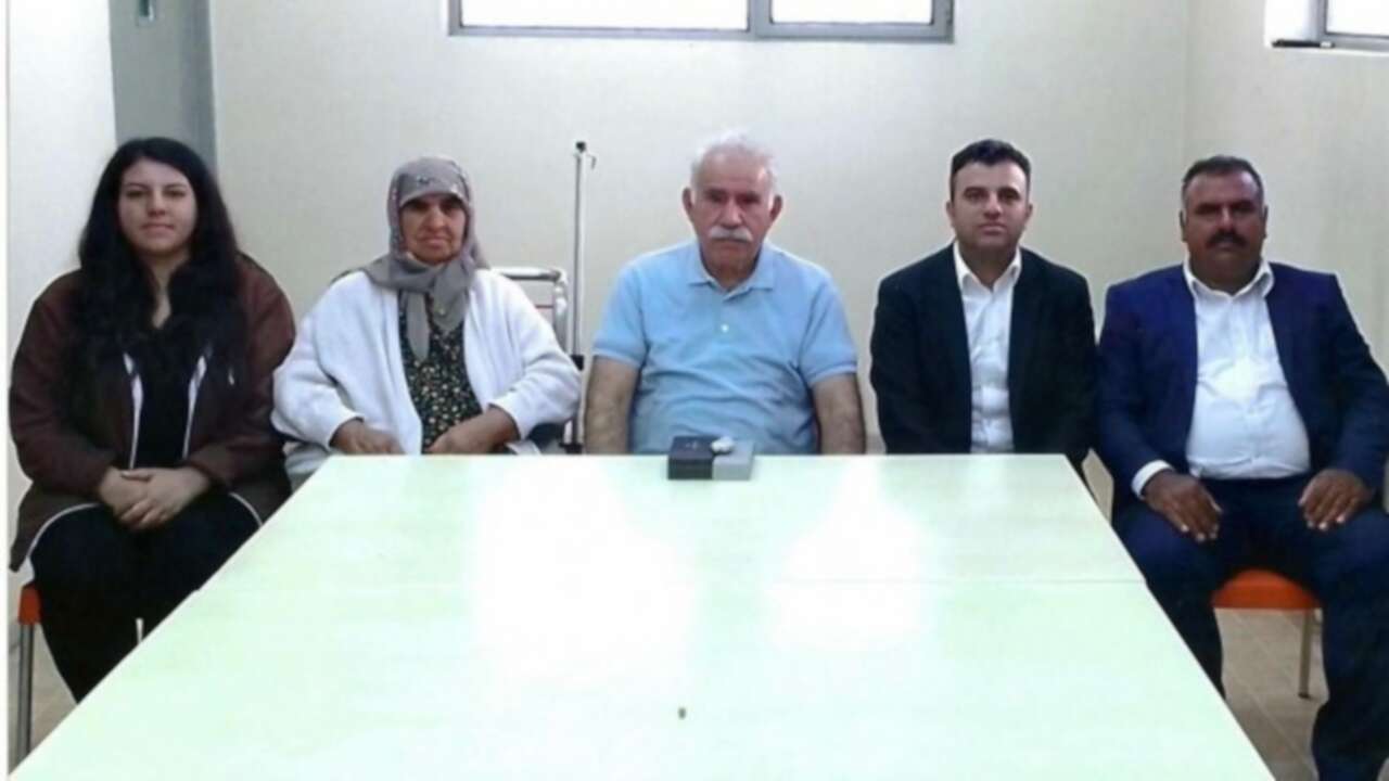 Abdullah Öcalan’ın ailesi ile çektirdiği fotoğrafı paylaşıldı
