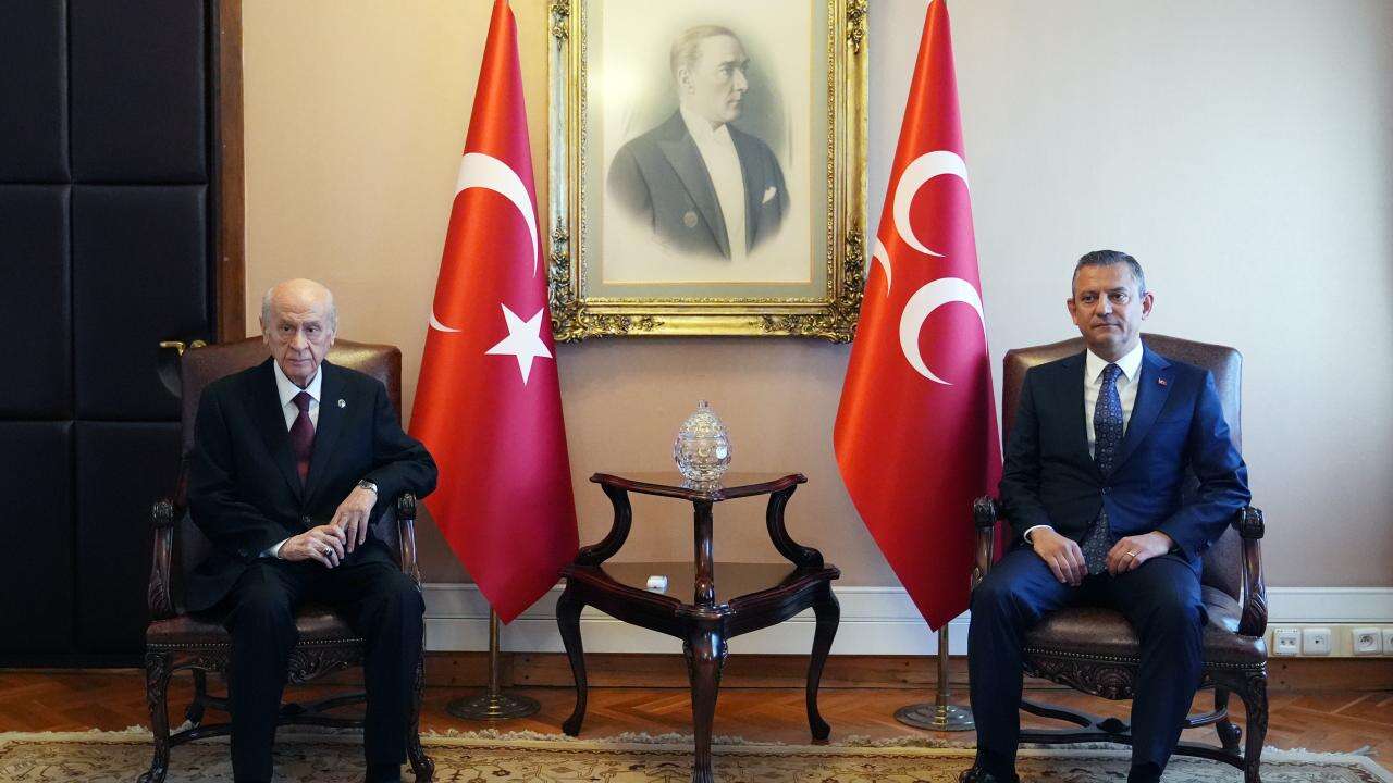 Bahçeli ile Özel arasında YENİ Parti diyaloğu