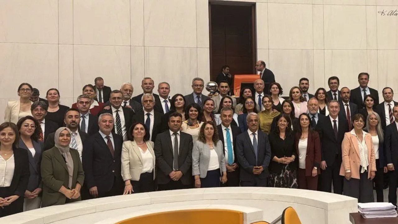 DEM Parti’den 'çerçeve yasa' sonrası ilk değerlendirmeler: 'MGK raporunu bir an önce hazırlamalı'