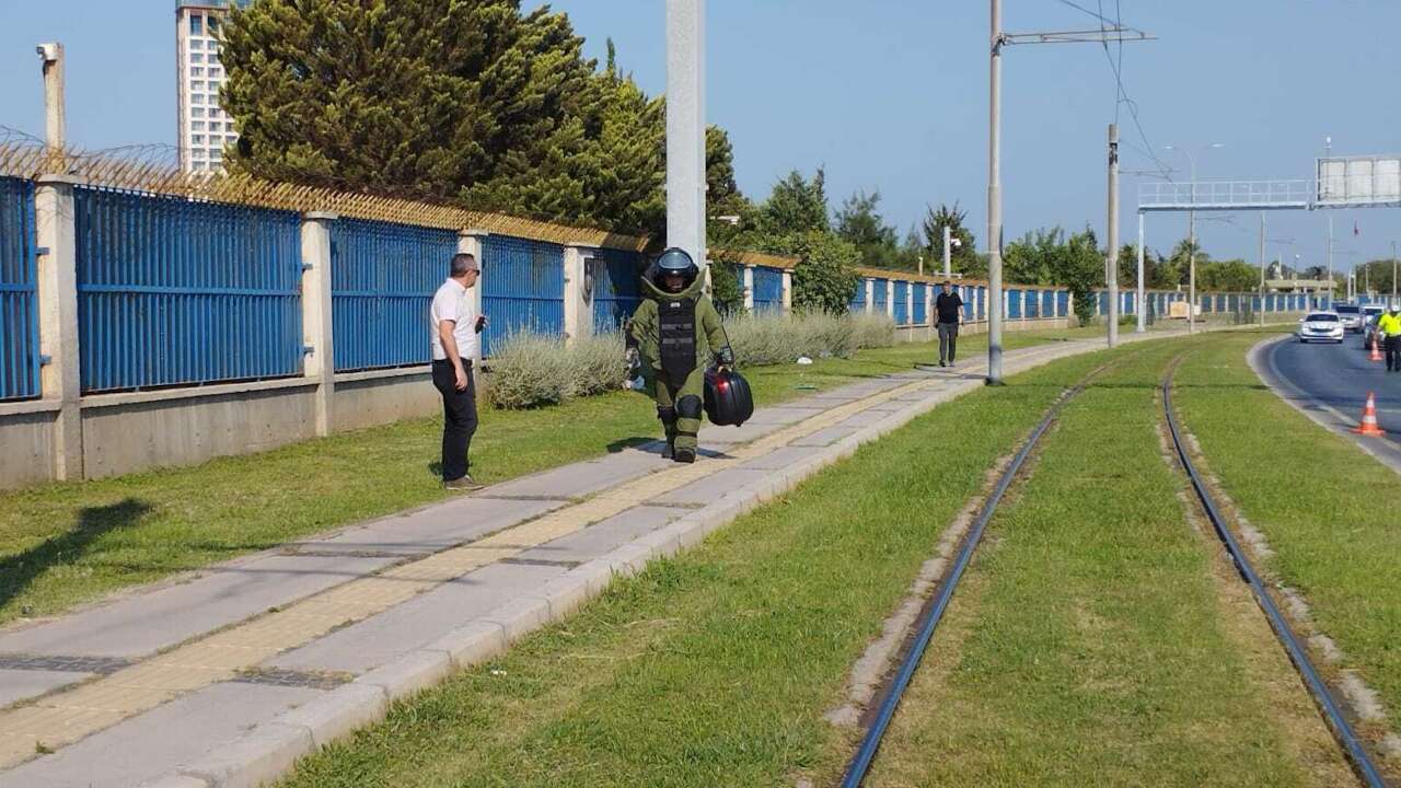 İzmir'de şüpheli çanta alarmı