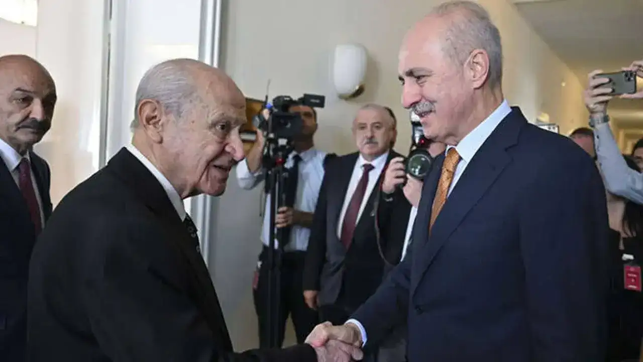 Bahçeli'den Numan Kurtulmuş'a çerçeve yasa hediyesi