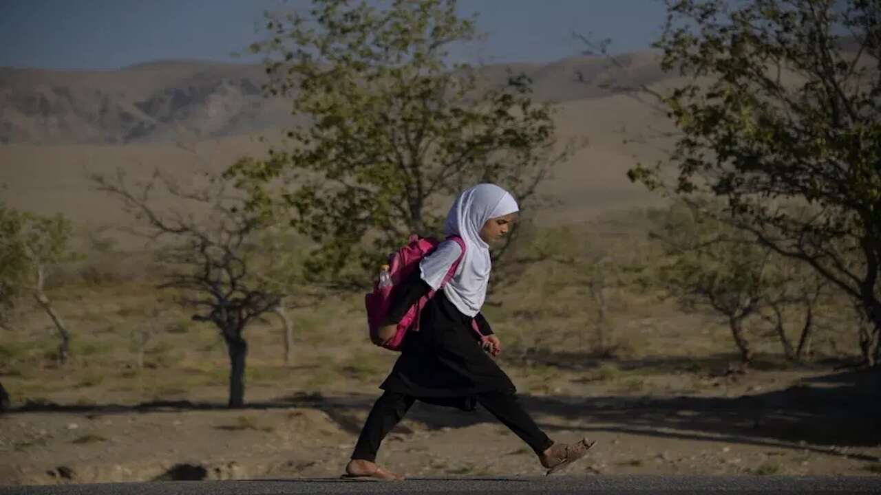 Taliban 2,4 milyon kız çocuğunun eğitim hakkını gasp etti