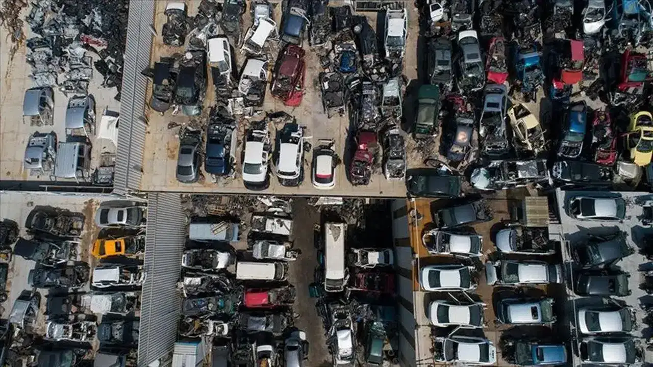 Bizde milyonluk Avrupa'da çöplük: Ömrünü tamamlayan araçlar için AB'de yeni kurallar geliyor