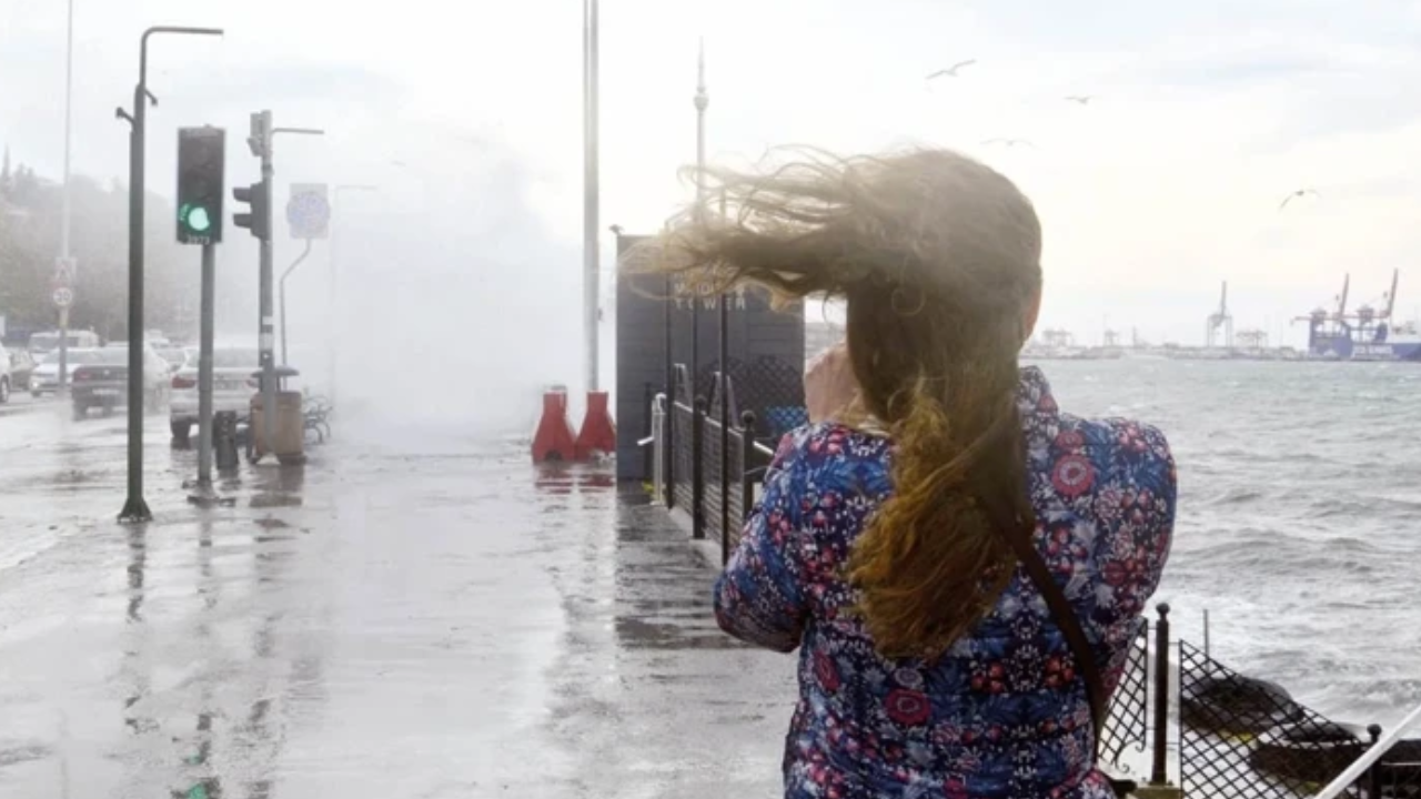 Meteoroloji hafta sonu için uyardı: İstanbul sağanak ve fırtınaya teslim olacak