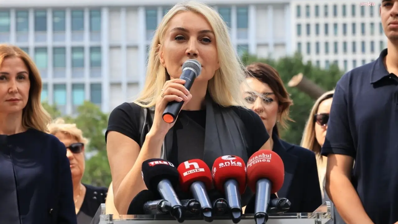 Dilek Kaya İmamoğlu da CHP’den istifa etti: 'YENİ' bir yolculuğa davet etti