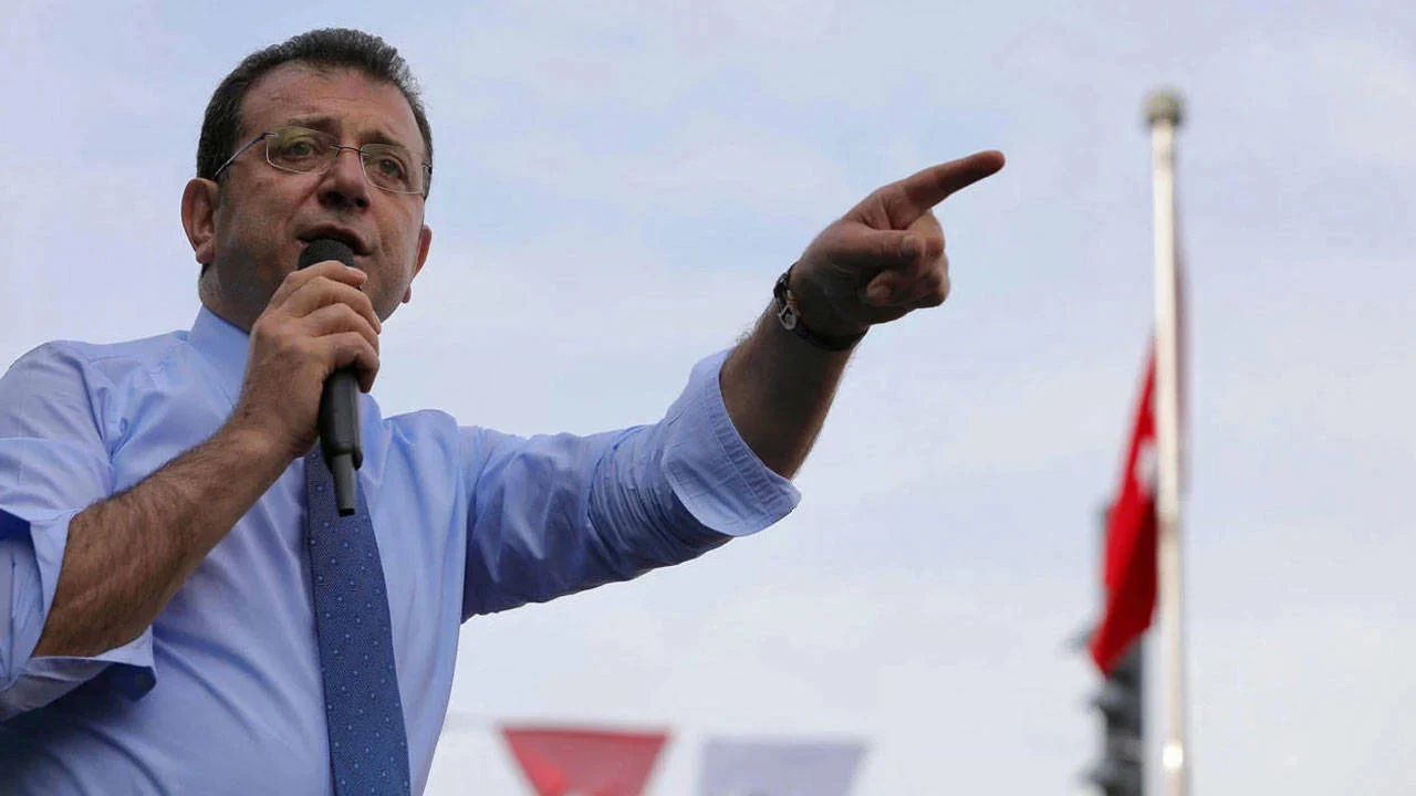 CHP istifasının ardından ilk hamle: YENİ Parti'nin İstanbul'daki ilk üyesi İmamoğlu oldu