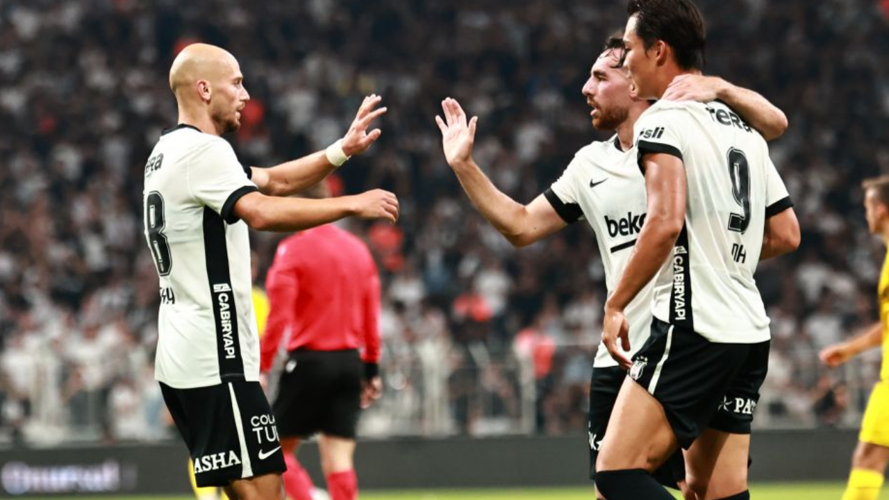 Beşiktaş, Avrupa Ligi'nde play-off turuna yükseldi: Galibiyet golü Cerny ile geldi