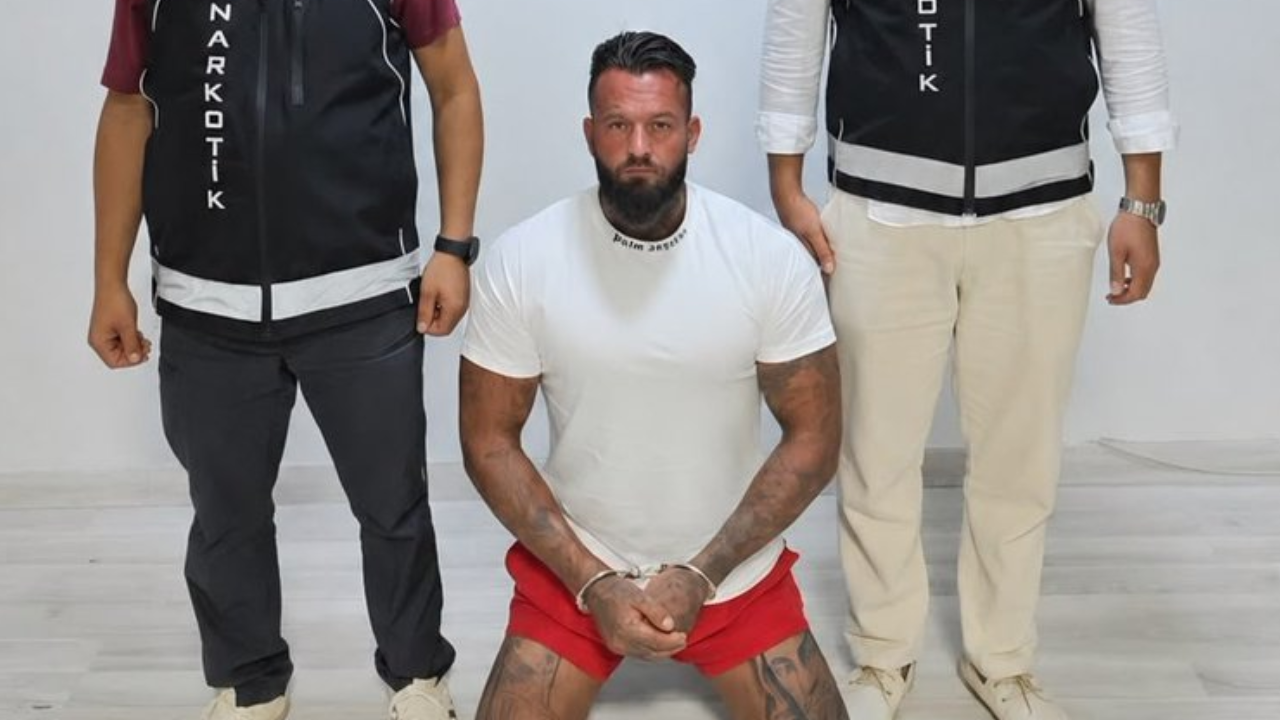 Kırmızı bültenle aranıyordu: Uyuşturucu baronu Antalya'da yakalandı