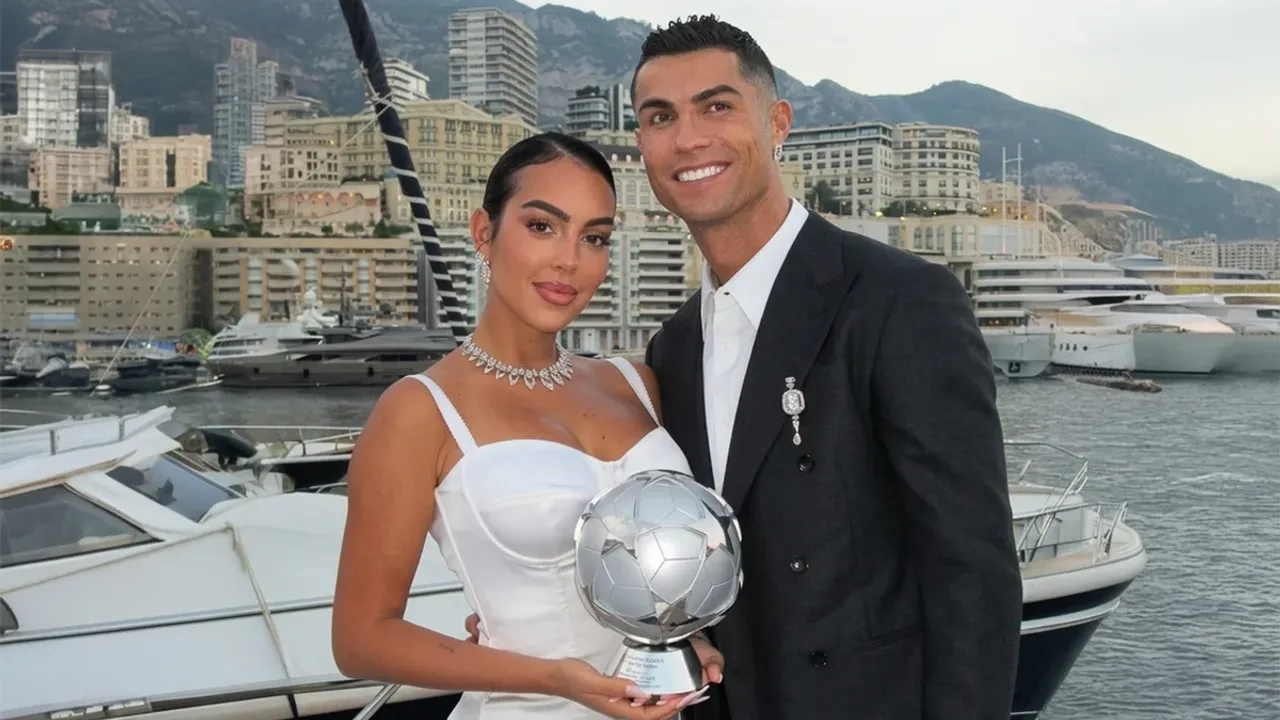 Ronaldo yeni saç rengiyle sosyal medyanın diline düştü: 'Kolpaçino evrenine kırıldı'