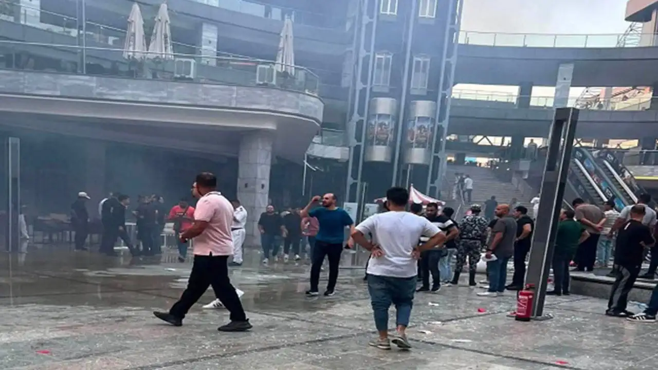 Alışveriş merkezinde patlama: Ölüler ve yaralılar var!