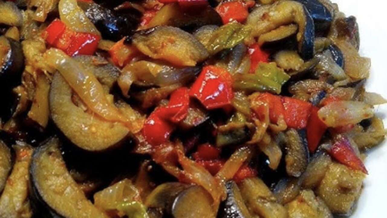 Lezzeti hayran bırakıyor! Et kavurma kıvamında patlıcan kavurma