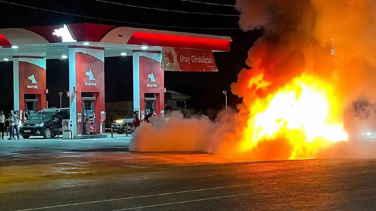 Yakıt aldıktan sonra alev alan araçta can pazarı!