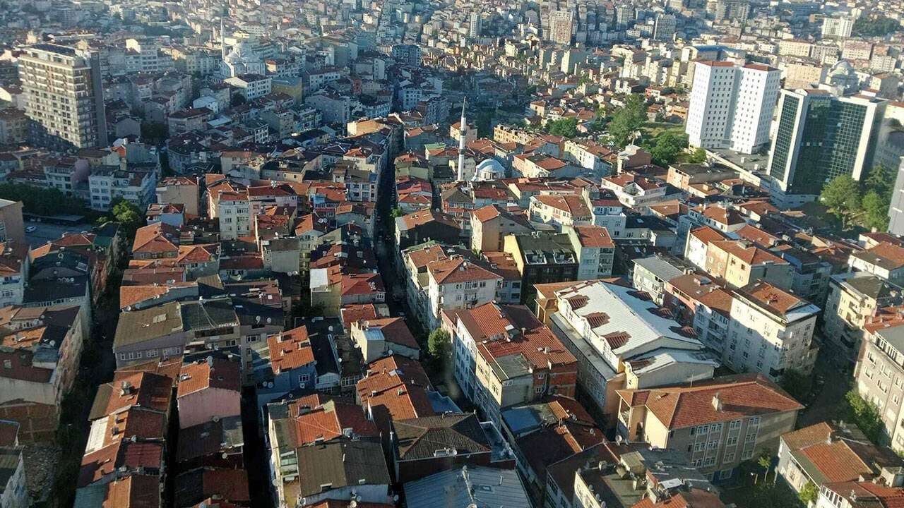 17 Ağustos’un üzerinden 27 yıl geçti ve artık binalar depremsiz yıkılıyor!