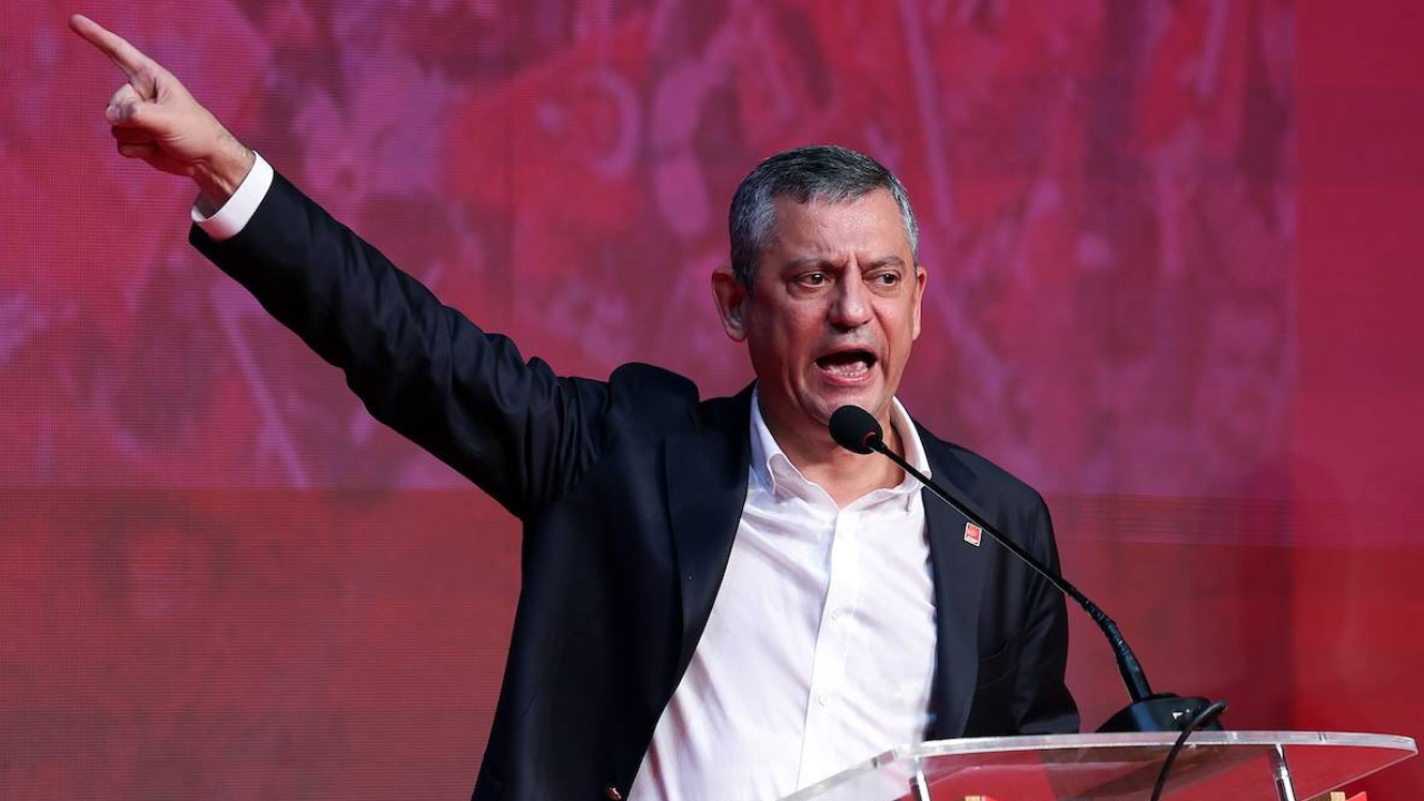 Özgür Özel, İtalyan basınına yazdı: 'Otoriterlik Türkiye'nin kaderi değildir'