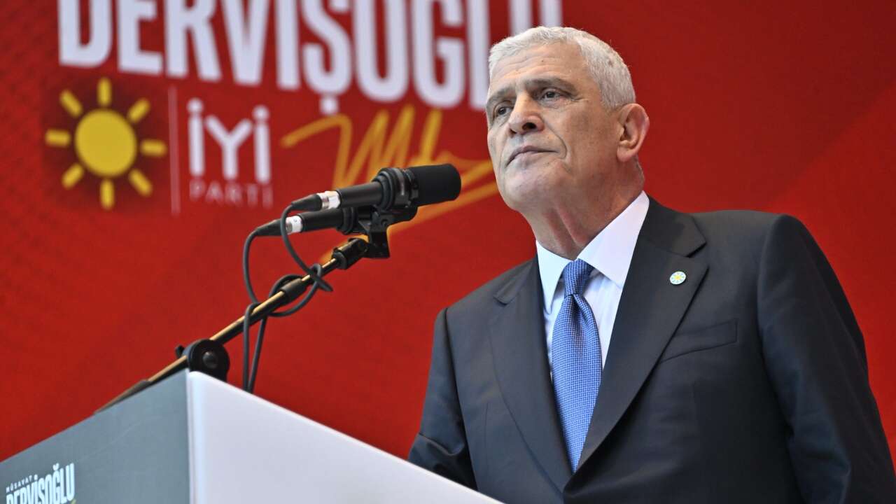 Müsavat Dervişoğlu'ndan gaziler ve şehit ailelerine müdahaleye tepki