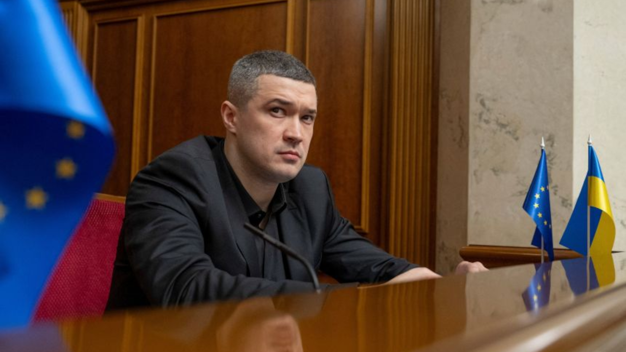 Görevden alınan bakan Zelenskiy'e meydan okudu, seçim çağrısı yaptı