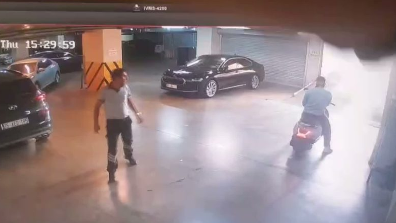 Çiğli Belediye Başkanı Onur Emrah Yıldız'ın makam aracına silahlı saldırı