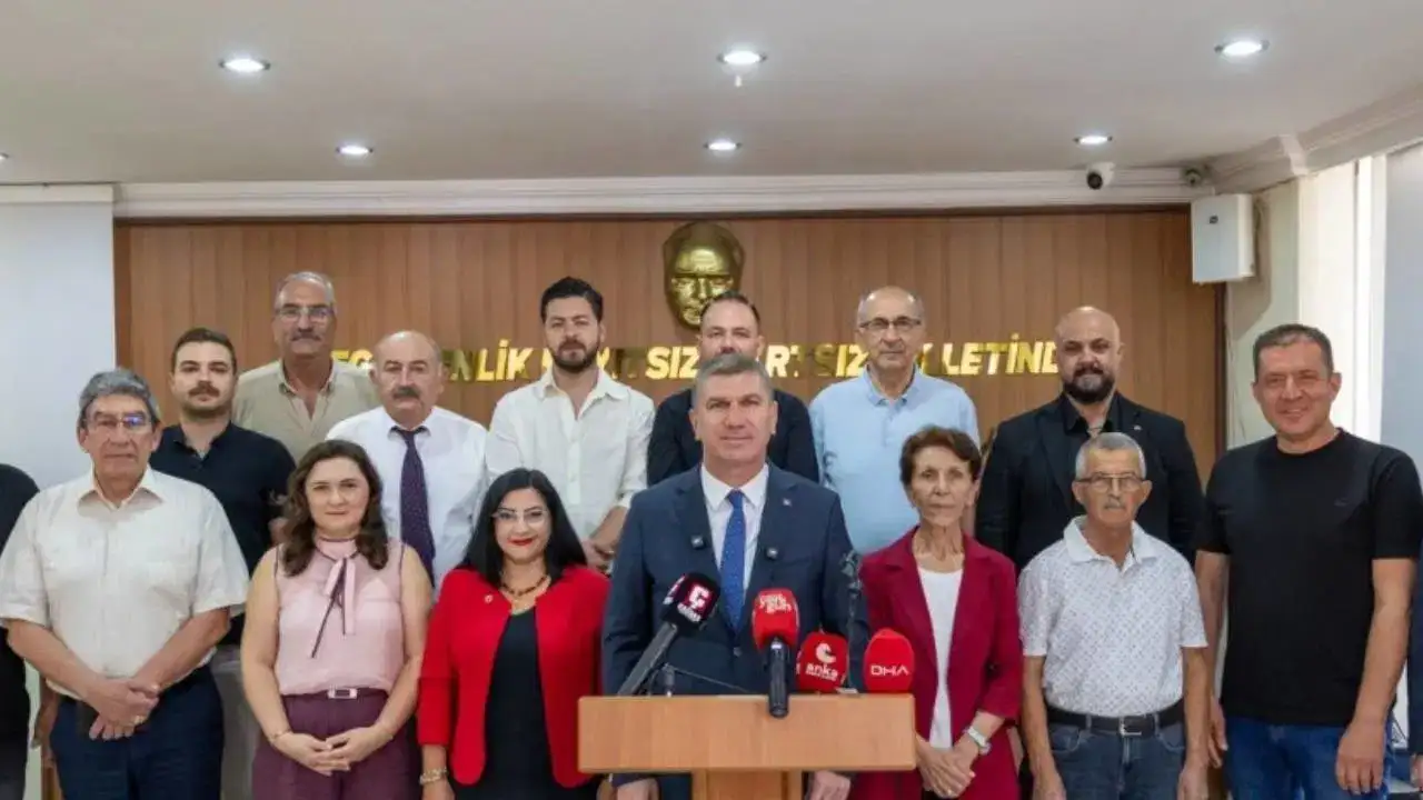 Burdur Belediye Başkanı ve 15 meclis üyesi YENİ Parti'de