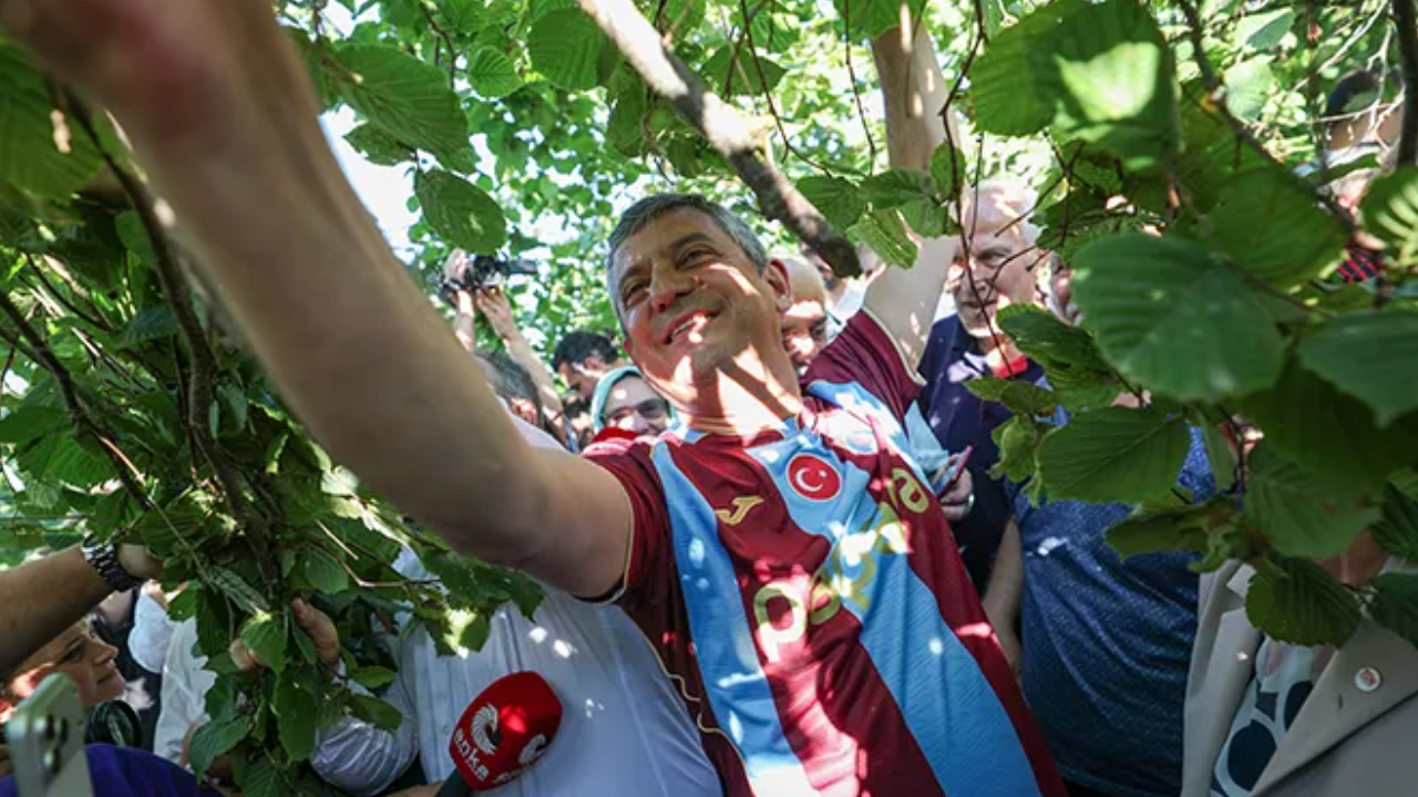 Özgür Özel, Trabzonspor forması giydi; fındık topladı