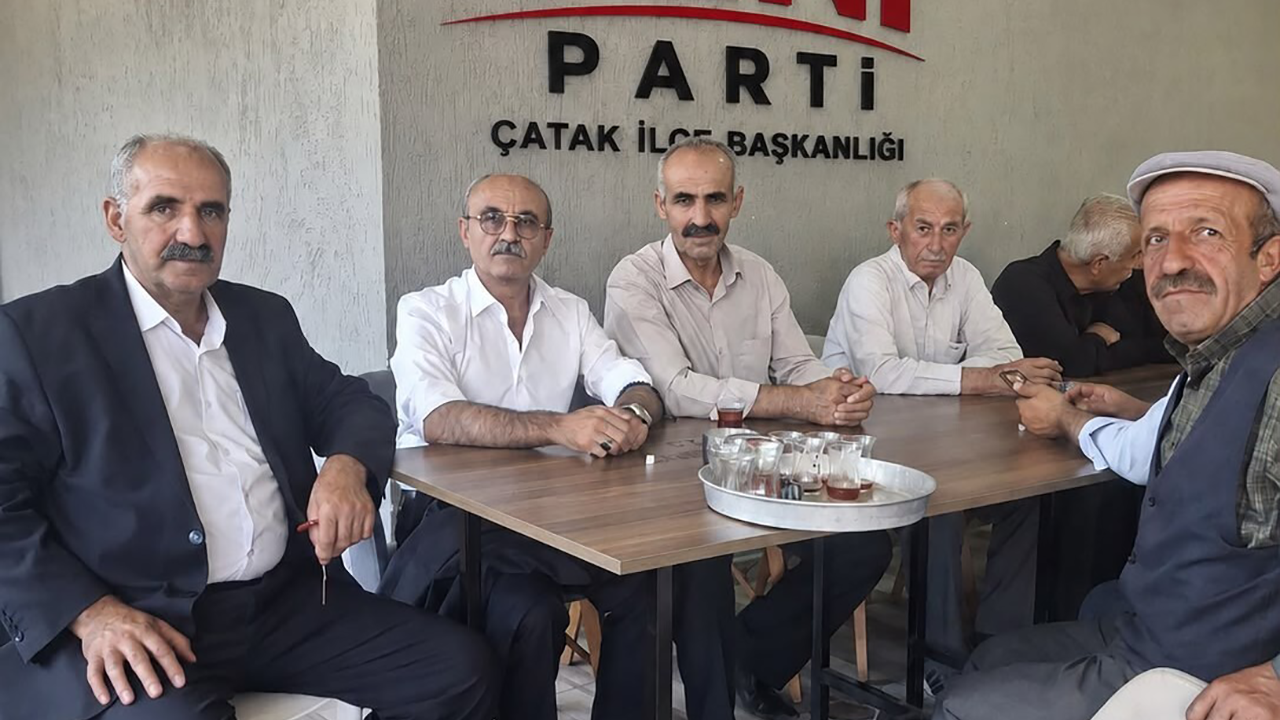 CHP'den istifa eden 2 ilçe başkanı YENİ Parti'ye geçti
