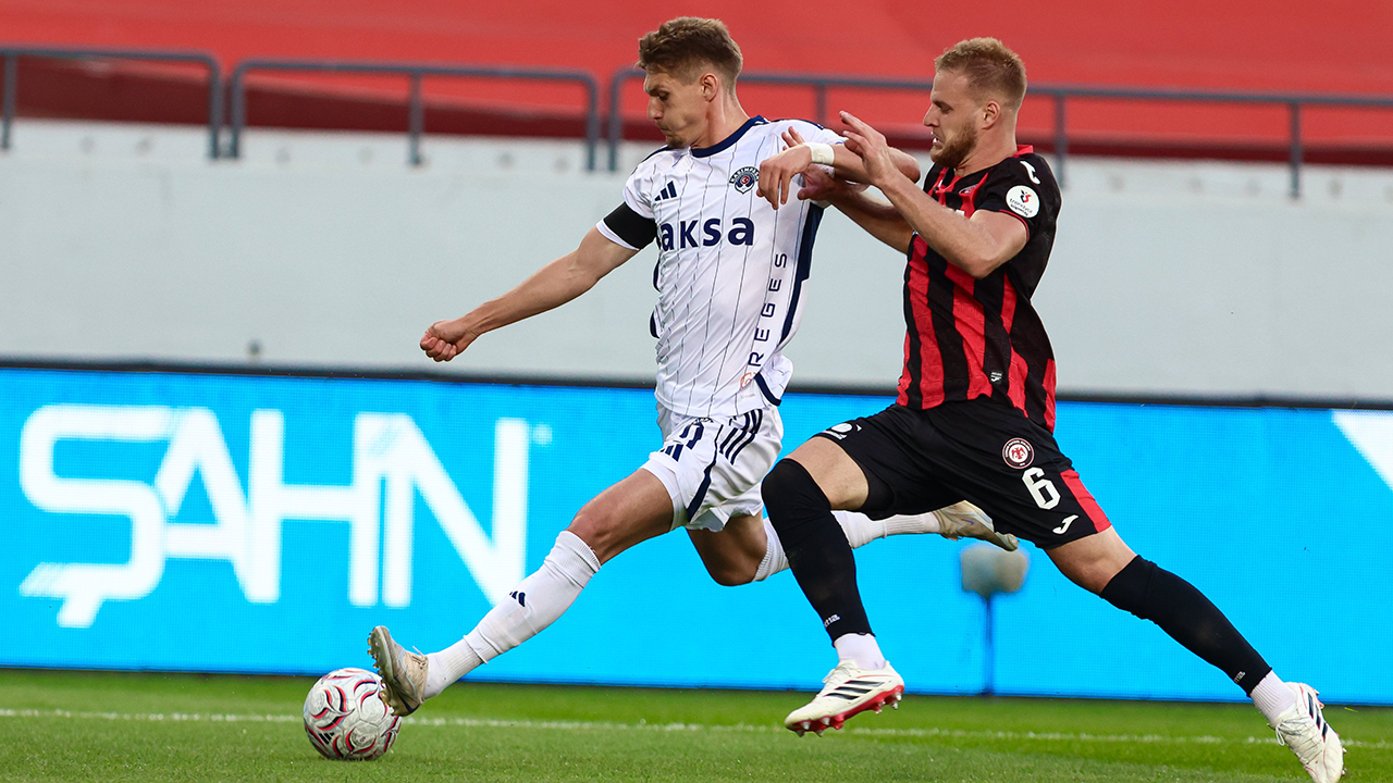 Adrian Benedyczak'tan tarihi gol