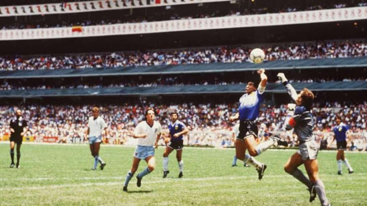 Maradona hatırası 3,3 milyon dolara satıldı