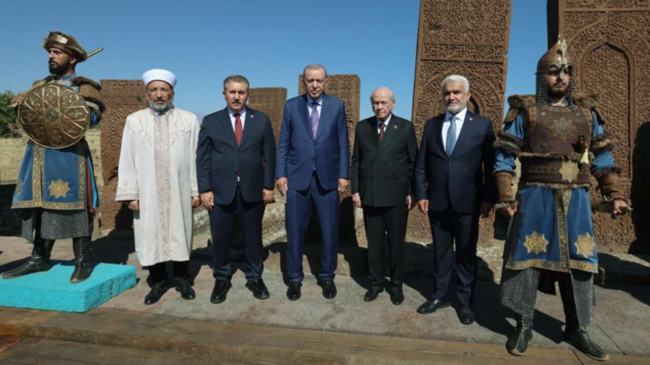 Cumhur İttifakı'ndan Ahlat pozları