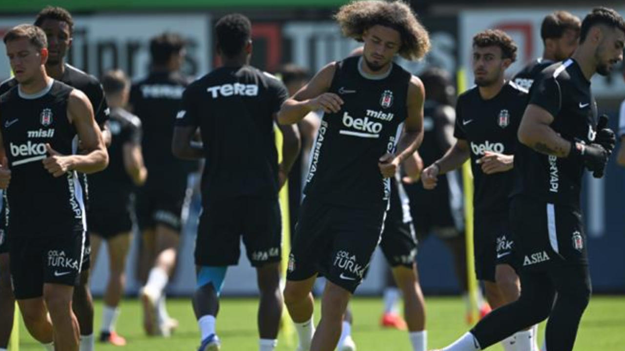Beşiktaş'ta tecrübeli oyuncunun sözleşmesi feshedildi