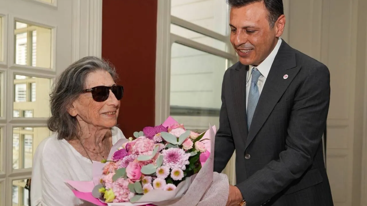 Erdal İnönü'nün eşi Sevinç İnönü, Yeni Parti'ye üye oldu