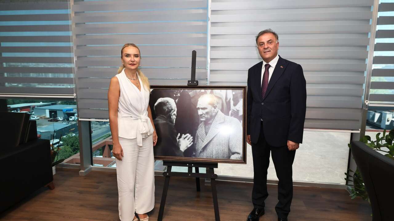 İBB çalışanları tahliye sonrası görevlerine döndü: Nuri Aslan'dan ziyaret