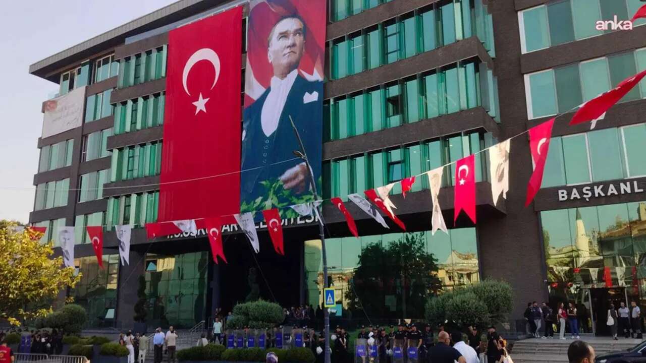 Üsküdar Belediyesi’nden başkanvekili seçimi açıklaması: ‘Seçimin yenilenmesi kararı değil’