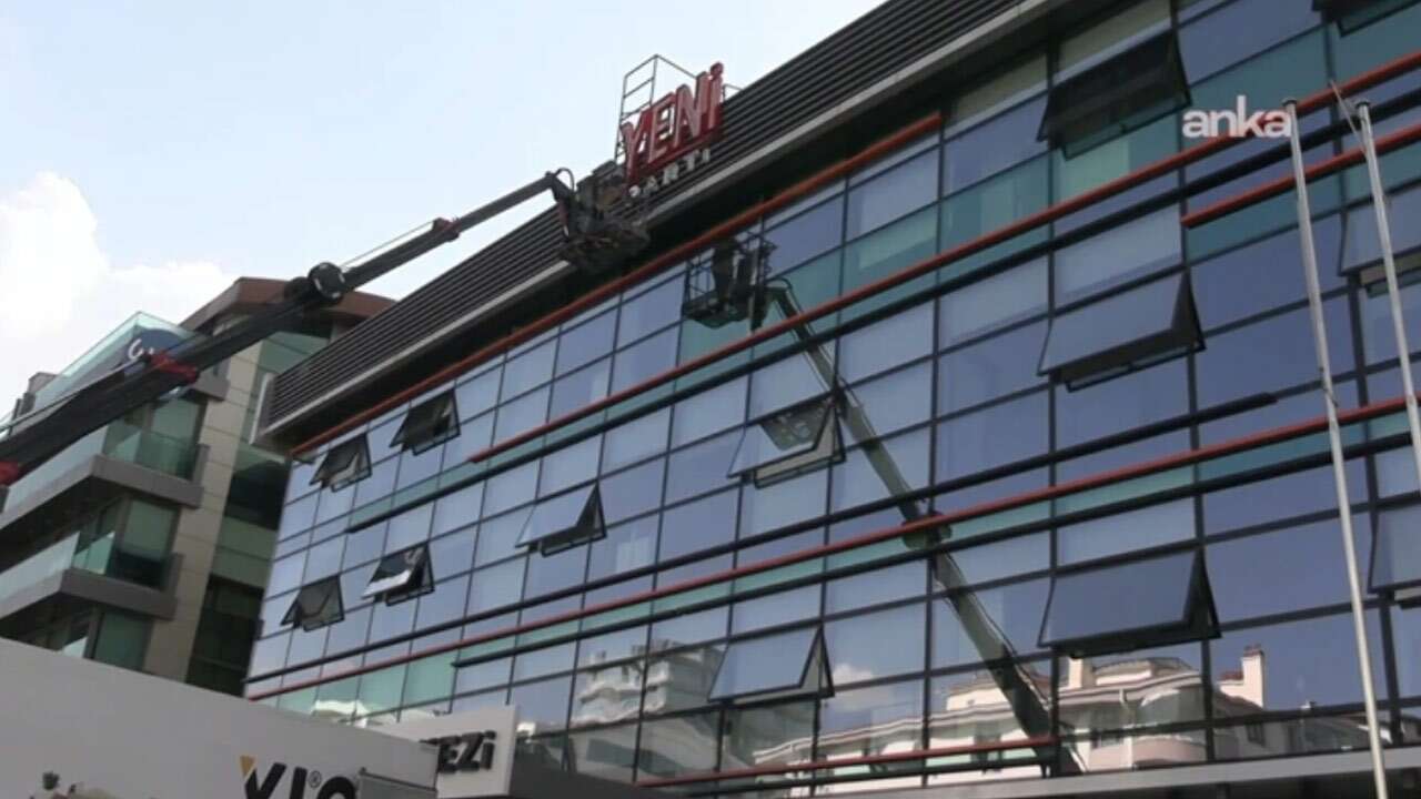 Ve YENİ Parti Genel Merkezi’ne tabela asıldı
